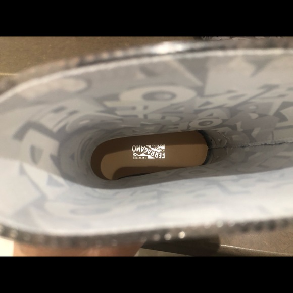 BRAND NEW Salvatore Ferragamo Kids RainBoots SZ 29 - Picture 5 of 5